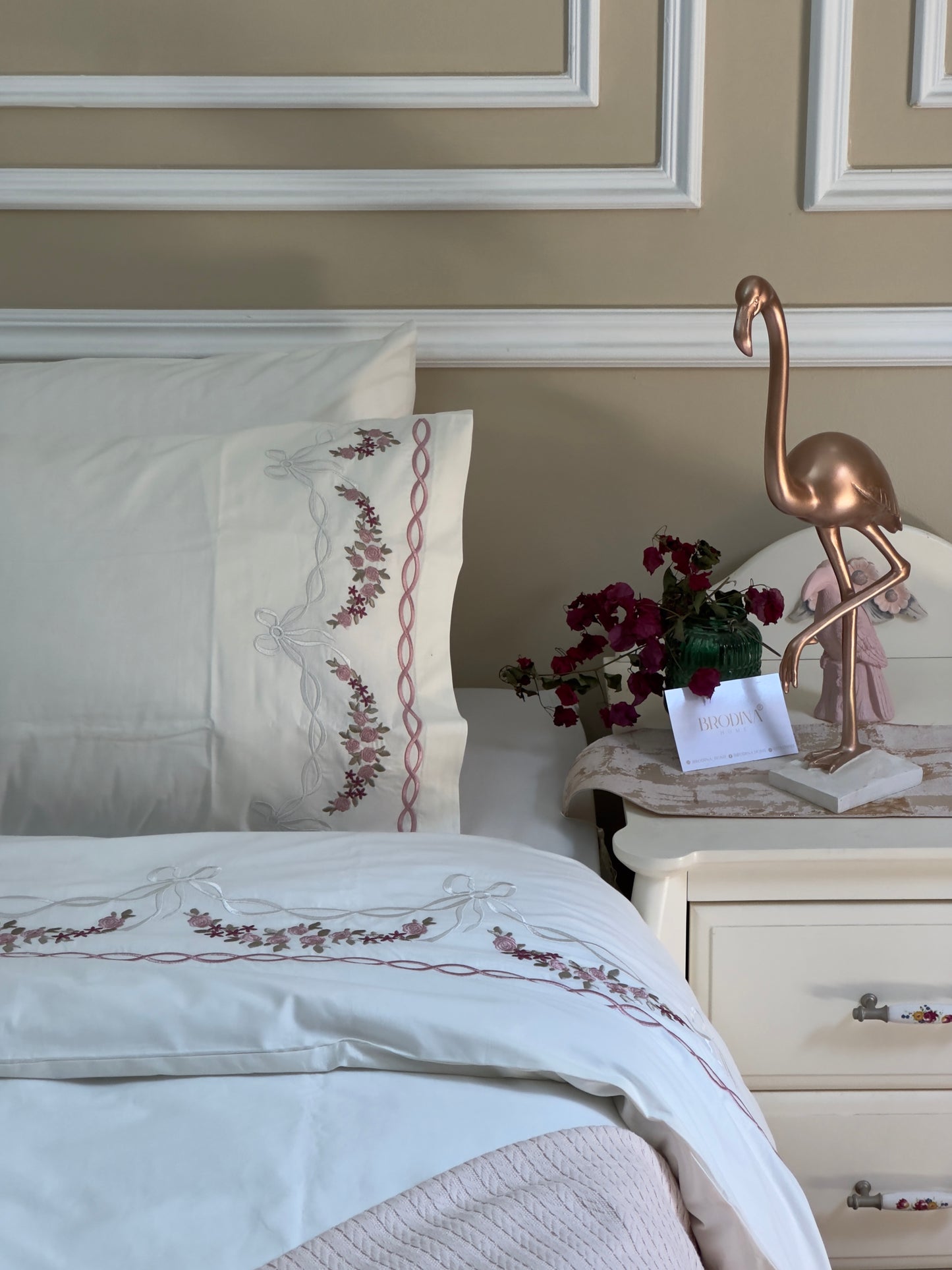 PARURE "OPALINE" EN 6 PIÈCES - DRAP PLAT