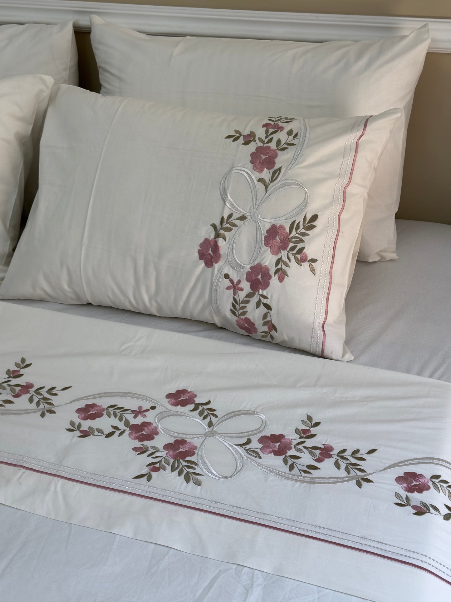 PARURE "MAGNOLIA" EN 6 PIÈCES - DRAP PLAT