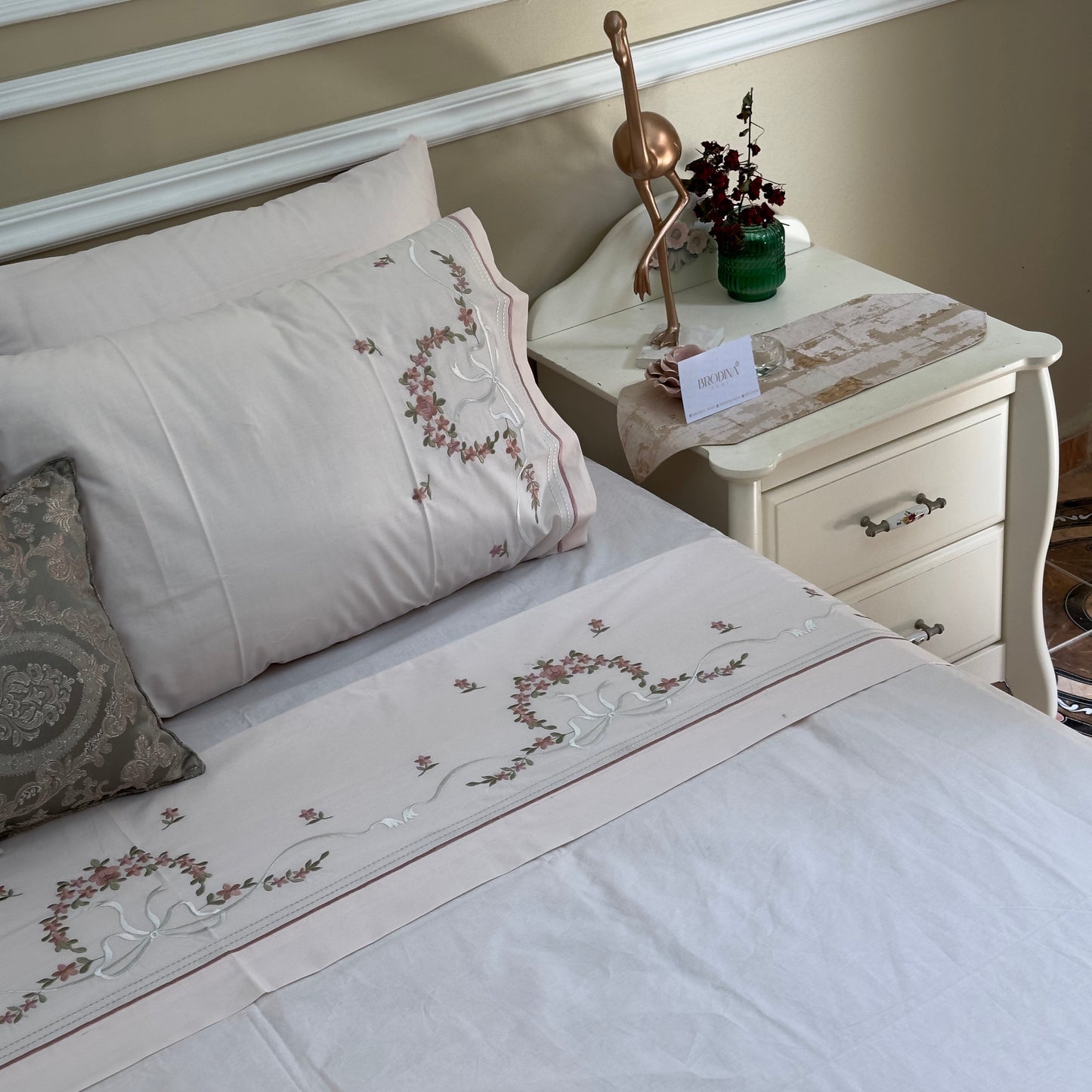 PARURE "ROSÉE" EN 6 PIÈCES - DRAP PLAT